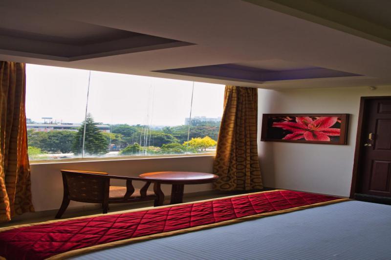 Business Inn บังกาลอร์ ภายนอก รูปภาพ